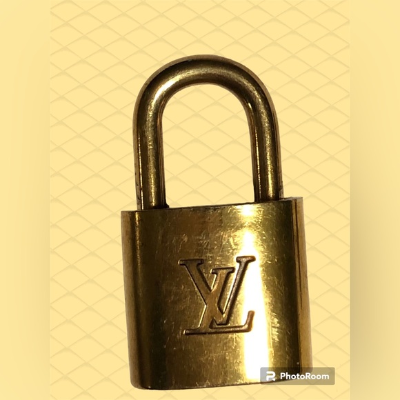 Louis Vuitton 313 Lock and Key 313 Padlock with matching key #313 EUC LV - Picture 2 of 15